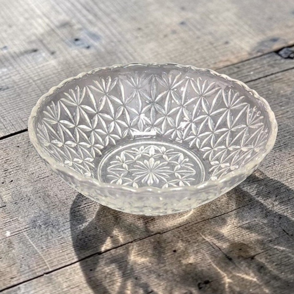 Pressed Glass Petal Design Clear Serving Bowl, Replacement Vintage Glassware‎